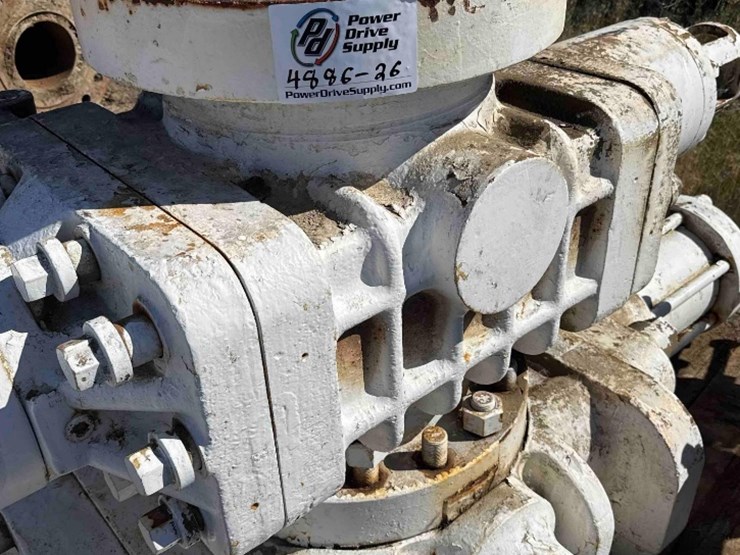 13-5/8-double-ram-bop-image-2