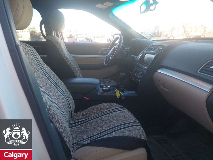 2016-ford-explorer-image-11