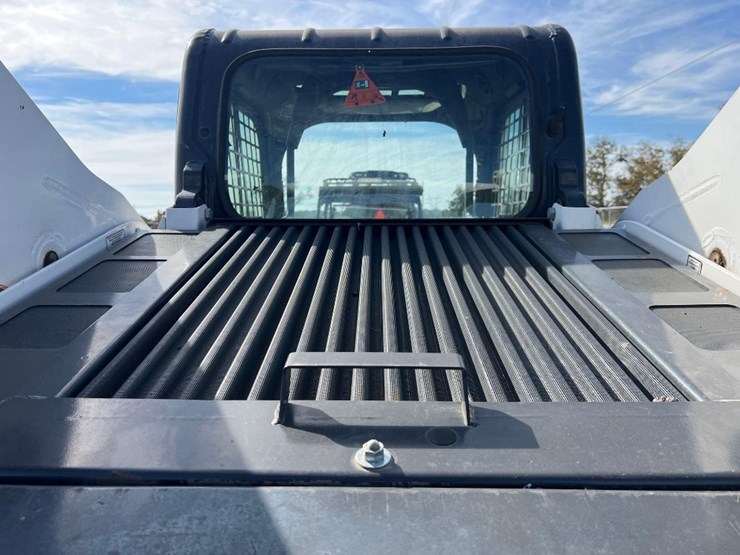 2022-bobcat-s740-image-18