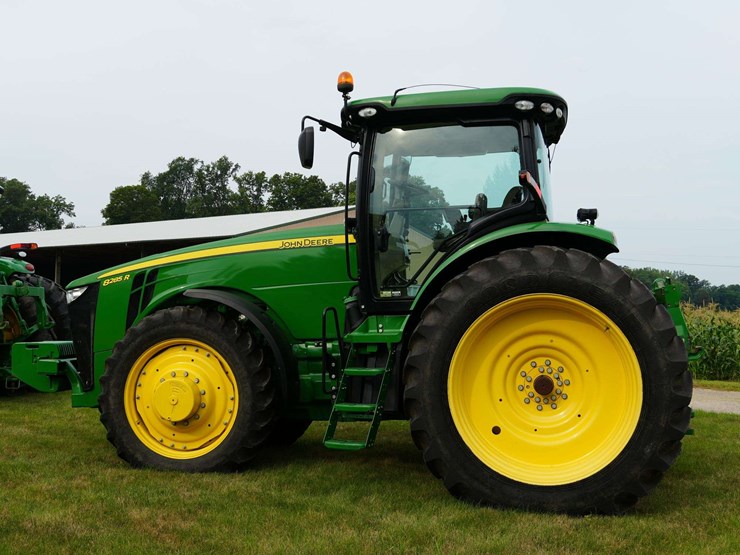 2011-john-deere-8285r-image-25