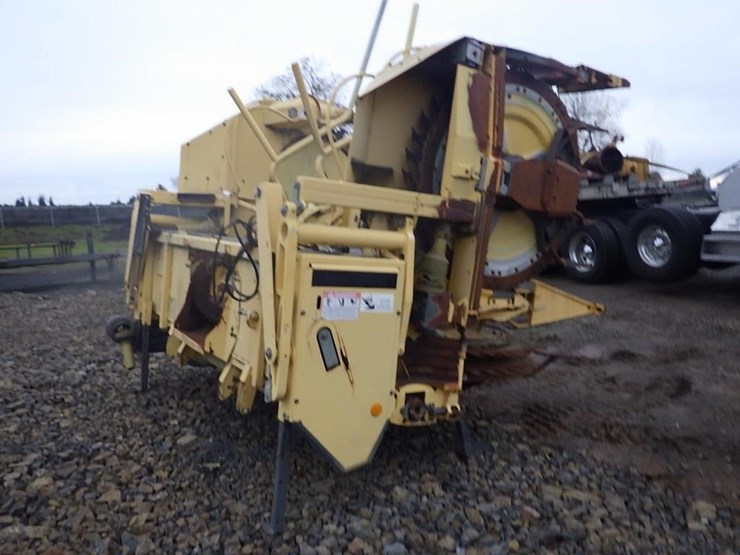 new-holland-r1600-image-3