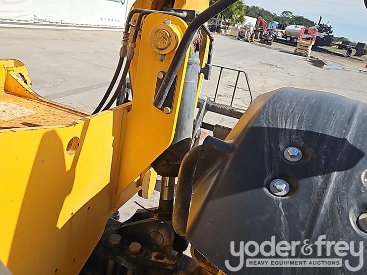 2015-jcb-509-42-image-11