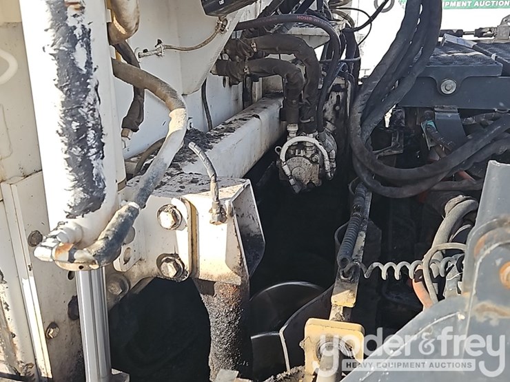 2014-caterpillar-ap-1000e-image-27