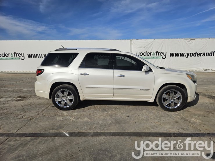 2014-gmc-acadia-image-5