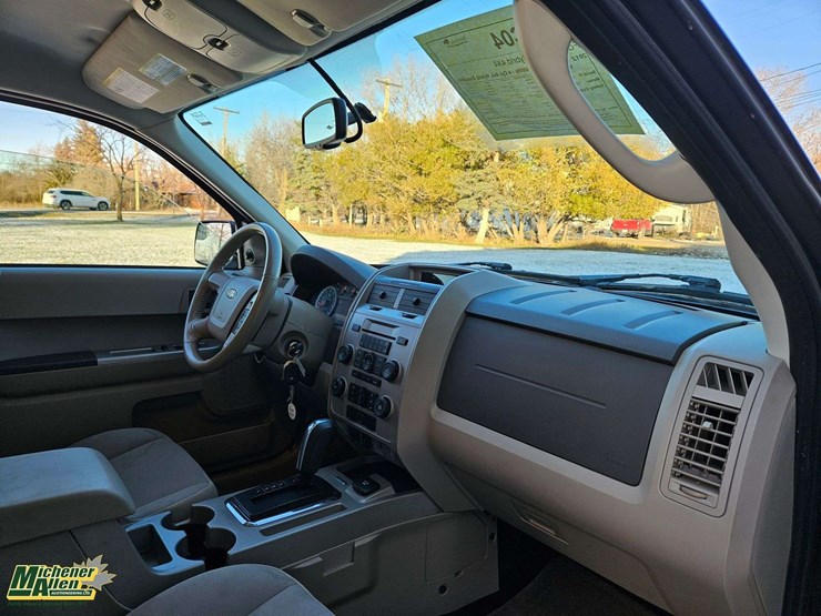 2012-ford-escape-hybrid-image-30