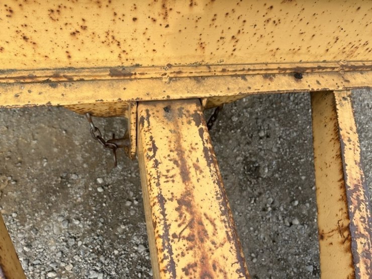 1991-butler-lt-816-ewh-t/a-tilt-deck-trailer-image-11