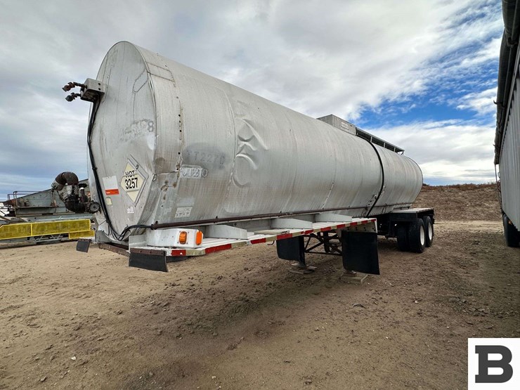 1979-western-aluminum-insulated-tanker-trailer---kennewick,-wa-image-1