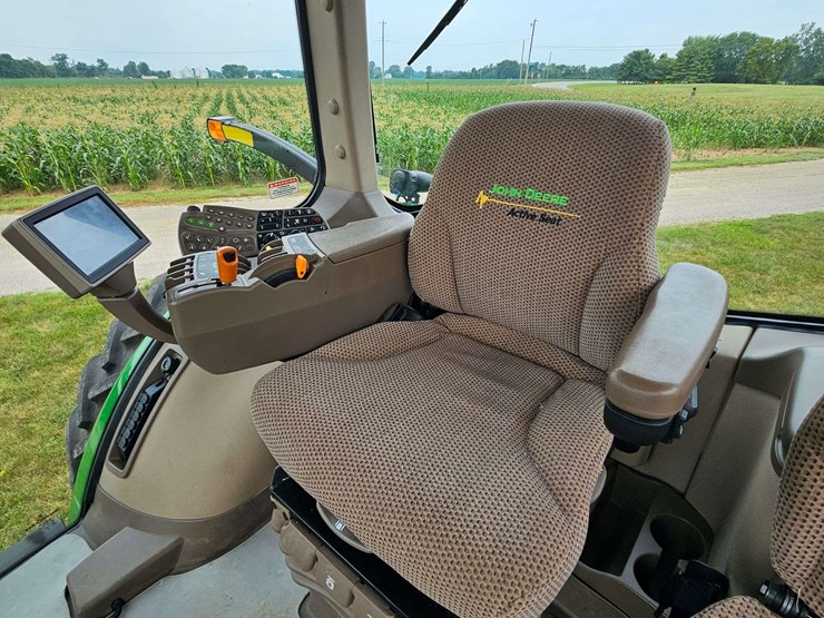 2011-john-deere-8285r-image-5