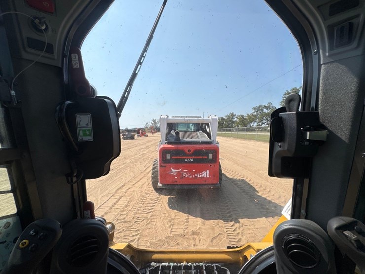 2023-caterpillar-259d3-image-25