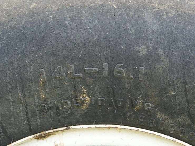 hesston-8550s-self-propelled-mower-conditioner-image-33