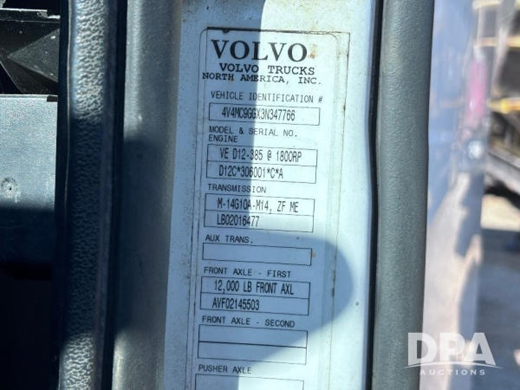 2003-volvo-10-image-111