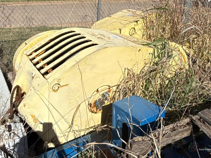 arctic-250-ton-5-sheave-traveling-block-&-hook-image-3