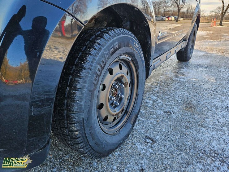 2012-ford-escape-hybrid-image-14