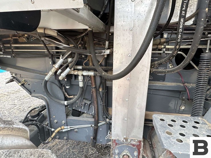 2008-gleaner-r75-image-49