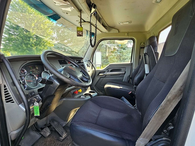 2019-kenworth-t880-image-15