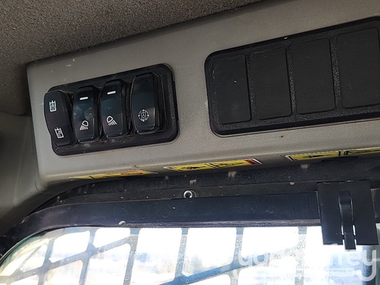 2021-caterpillar-289d3-image-25