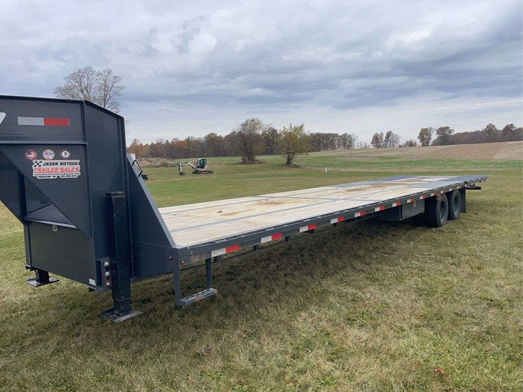 lamar-36’-gooseneck-trailer-image-1