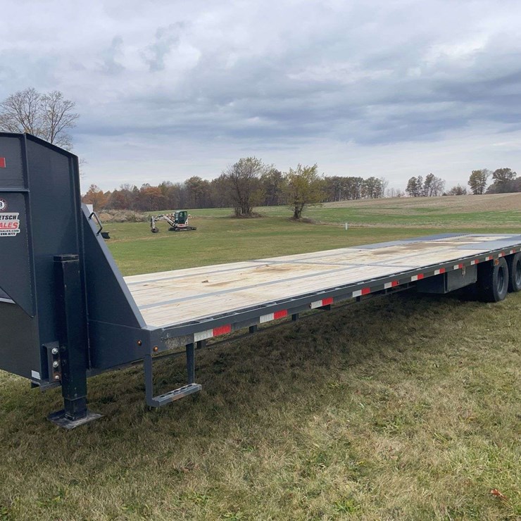 LAMAR 36’ Gooseneck Trailer