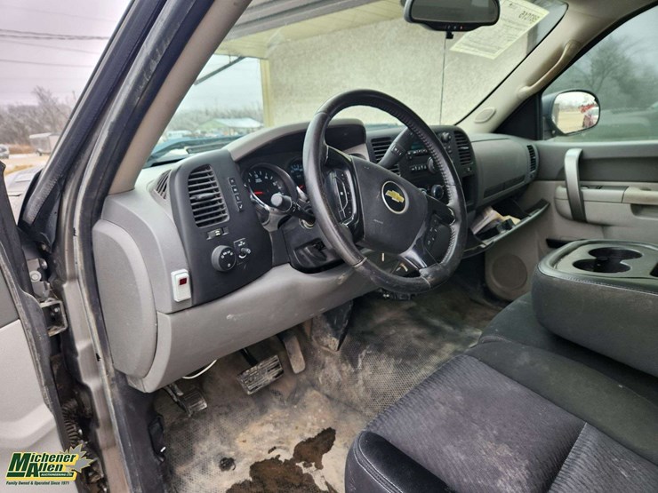 2012-chevrolet-silverado-2500hd-image-27