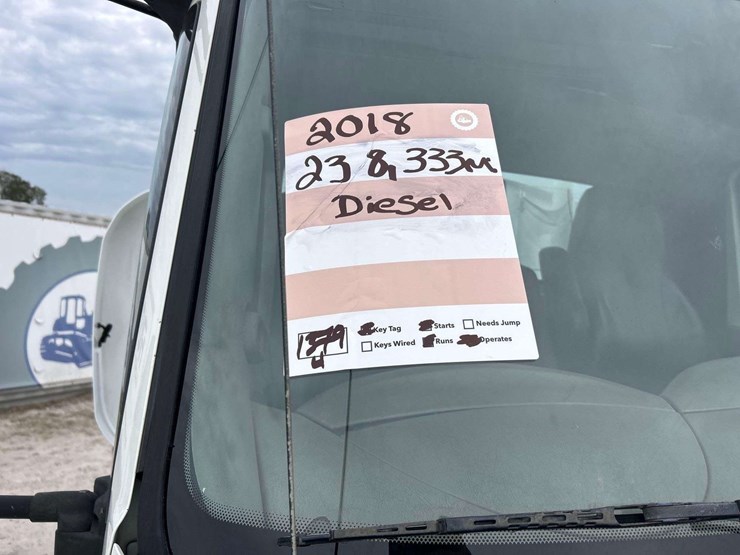 2018-international-durastar-4300-image-28