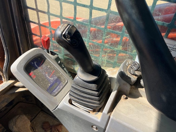 2015-kubota-svl75-2-image-23