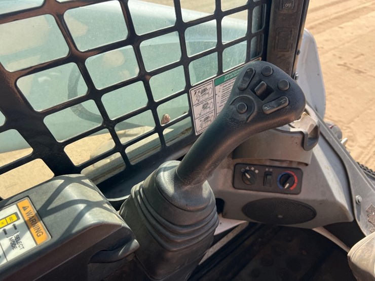 2022-bobcat-s770-image-21