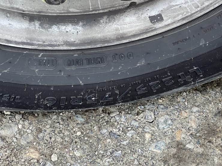 2016-chevrolet-express-paratransit-bus-image-15