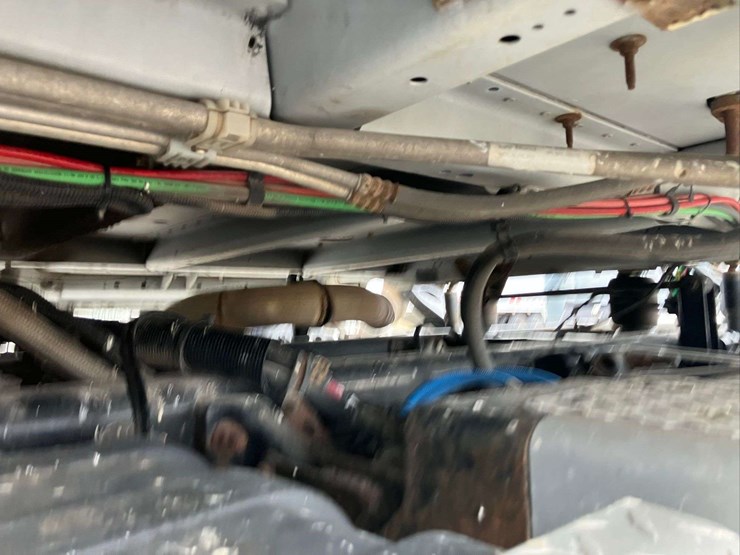 2013-freightliner-cascadia-image-102