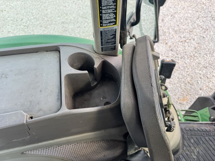 john-deere-6120e-image-12