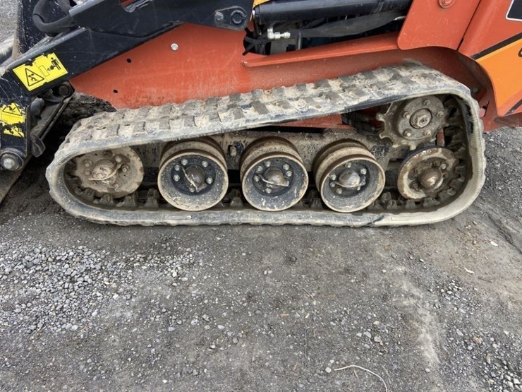 2021-ditch-witch-sk800-image-9