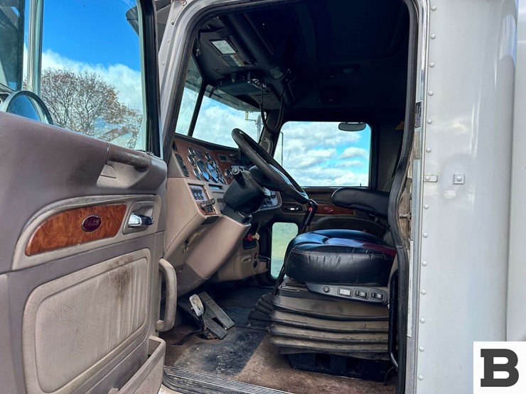 2008-peterbilt-386-image-77