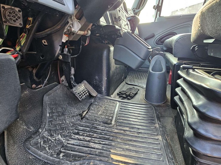 2003-international-4200-image-33