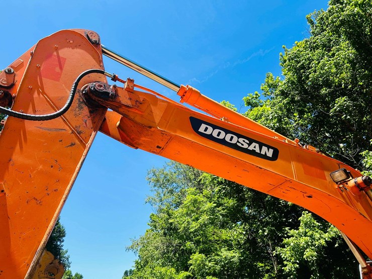 2010-doosan-dx180-lc-image-12