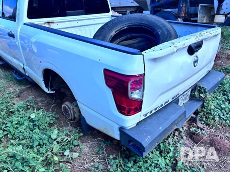 2018-nissan-titan-image-34