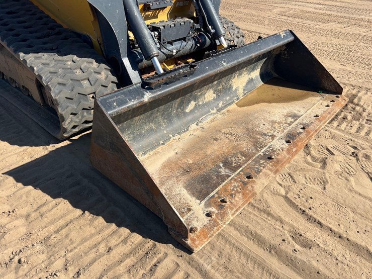 2020-deere-333g-image-17