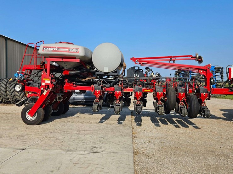 case-1250-early-riser-planter-image-2