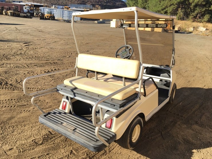 club-car-4-passenger-cart,-image-3
