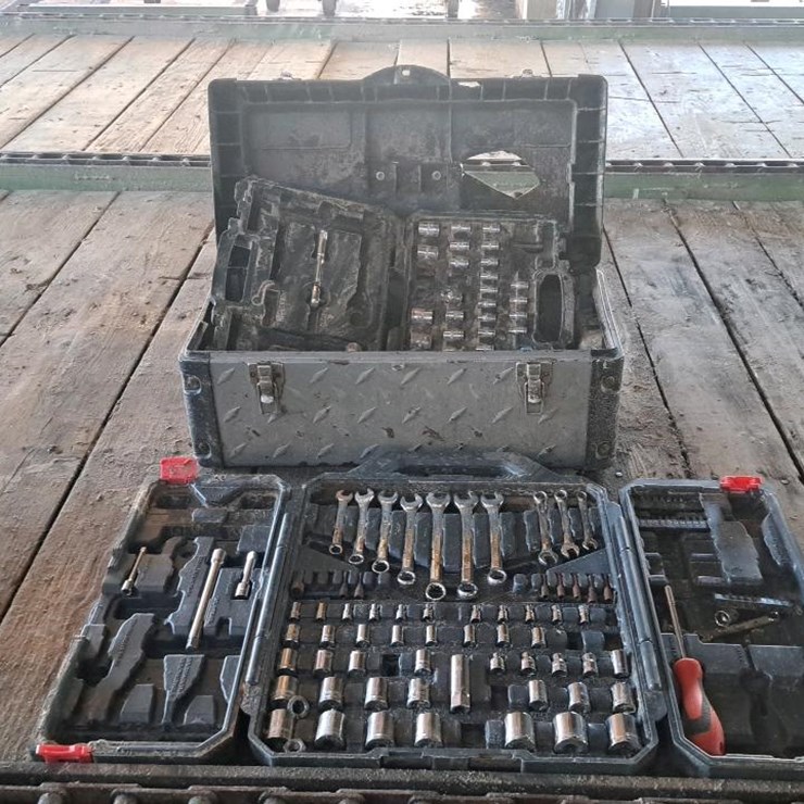 #106 • Socket Set and Tools