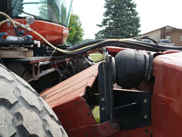 hesston-8550s-self-propelled-mower-conditioner-image-27