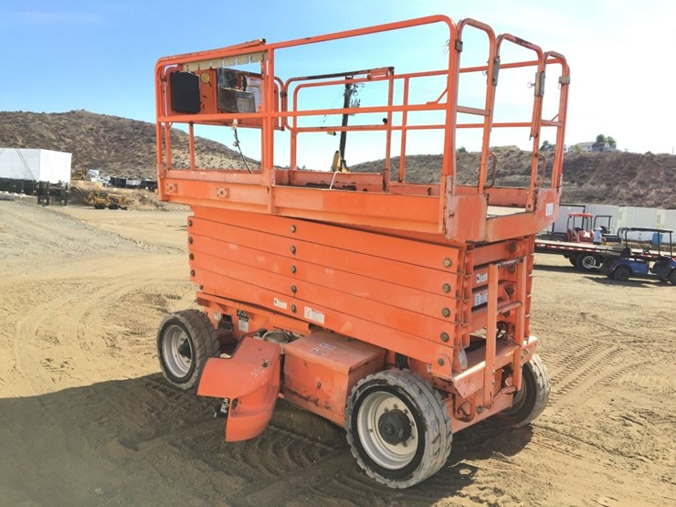 2025-jlg-4069le-image-2