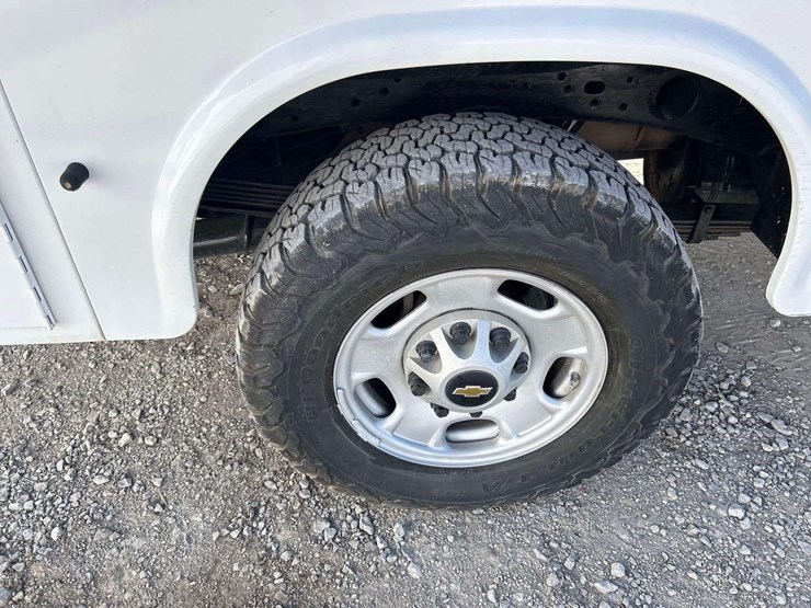 2019-chevrolet-silverado-2500hd-image-31