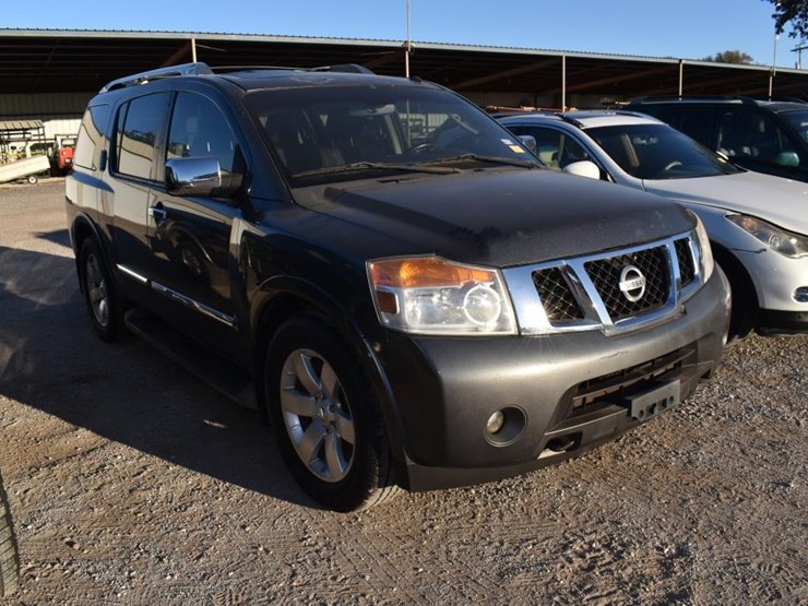 2012-nissan-armada-image-2