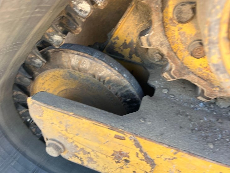 2016-caterpillar-259d-image-22