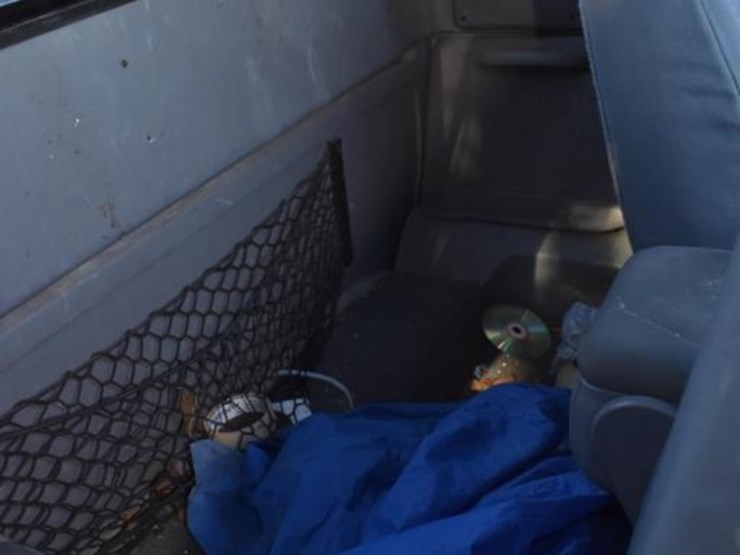 2001-mazda-b30-pickup-(salvage-pickup)-(no-keys,-not-running)-(vin-#-4f4yr1-image-7