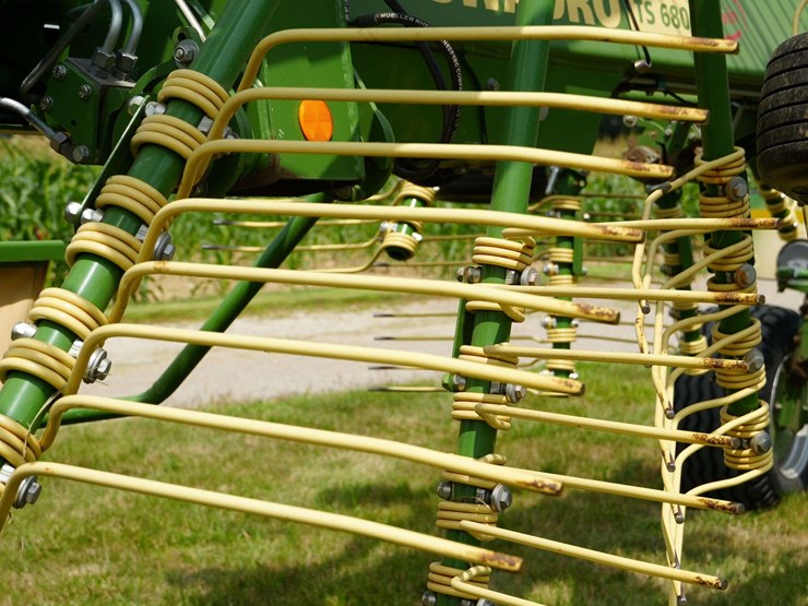 krone-swadro-twin-rotary-hay-rake-image-25