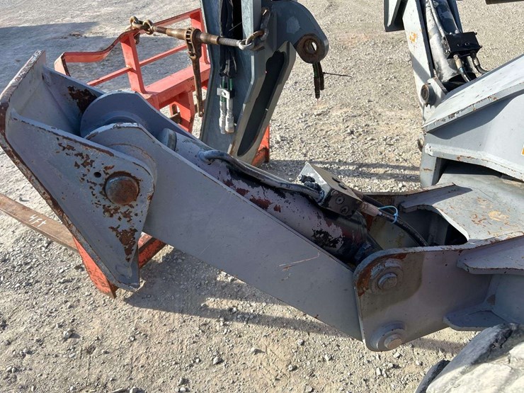 2018-skyjack-sj1056th-image-16