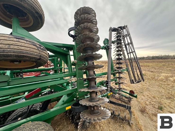 great-plains-2400tm-image-32