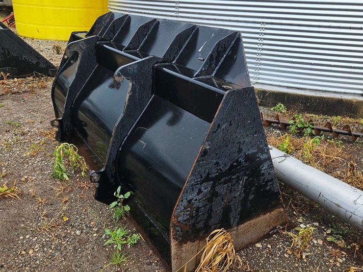 berlon-84"-high-volume-bucket-image-2