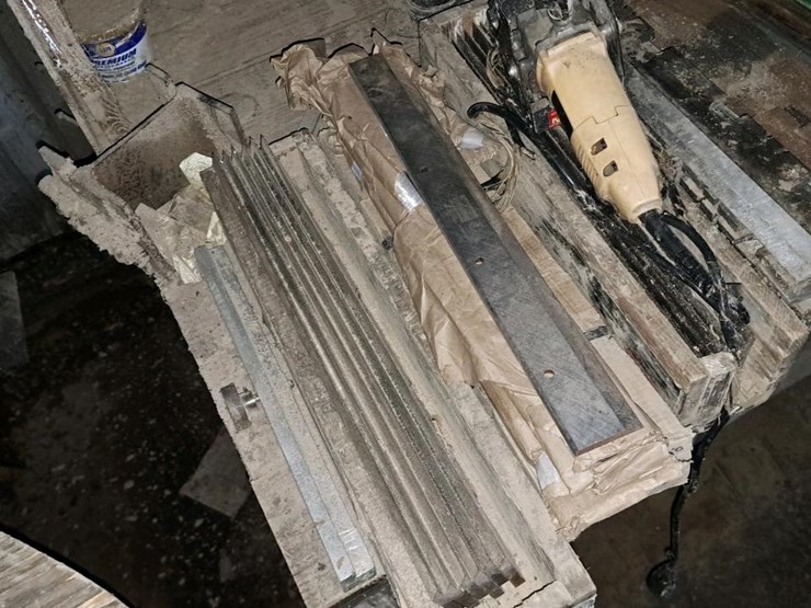 #317-•-chipper-knives-and-tools-image-5