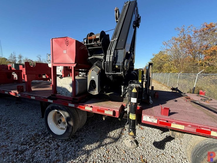 2015-john-deere-4045hf285-image-19